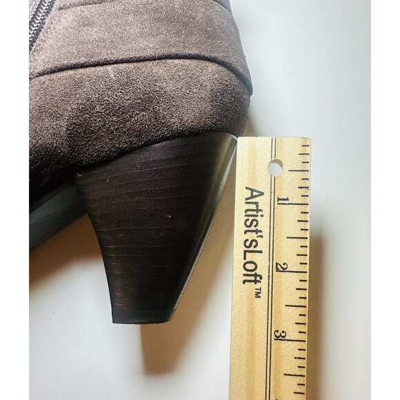 VANELi Brown Suede Chunky Heel Ankle Booties Women's SIZE 9.5 - Picture 7 of 8
